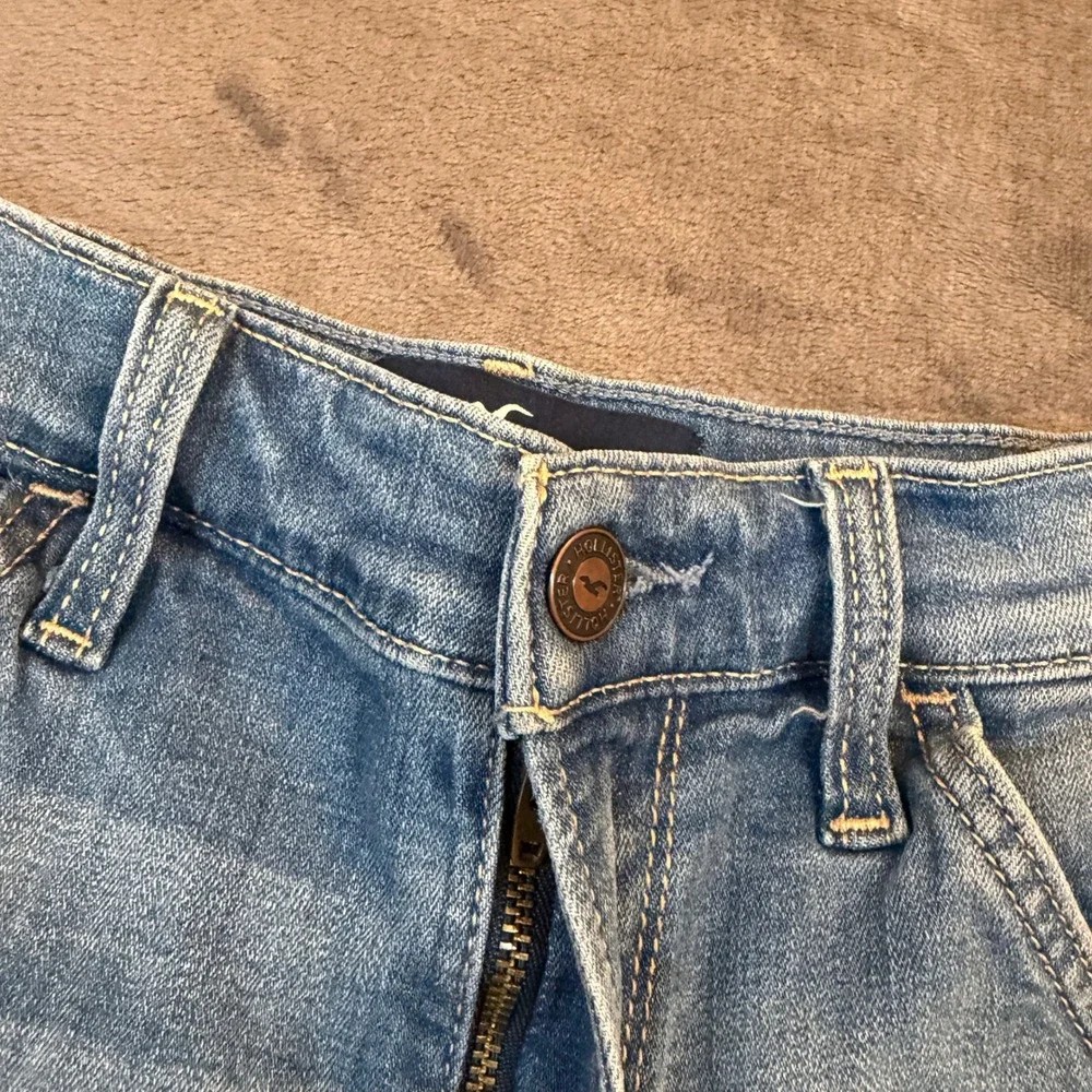 Hollister High Rise Short 3 Denim‎ Womens Size 0 Blue Advanced Stretch Cut Off